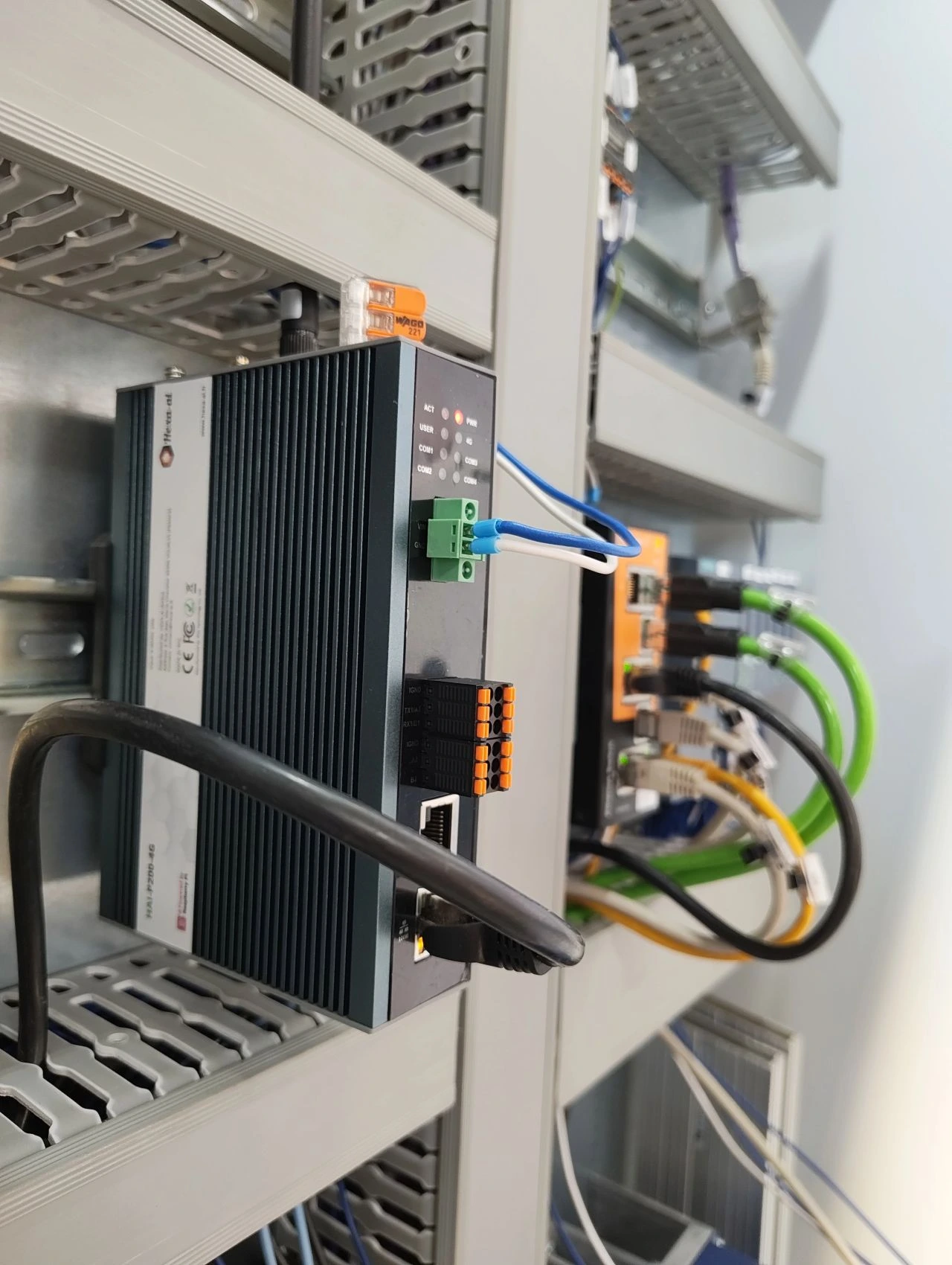 HAI-P200-4G, boîtier aluminium sur rail DIN avec antenne 4G